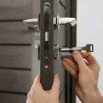 Cuales son los mejores servicios de cambio de cerraduras en Madrid 150x150 - Motorizaci&oacute;n Puertas de Garaje en Madrid